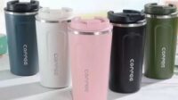 Tumbler minum kini menjadi salah satu barang populer di kalangan masyarakat. Selain fungsional sebagai wadah minum, tumbler juga menjadi aksesori gaya hidup yang praktis dan ramah lingkungan.