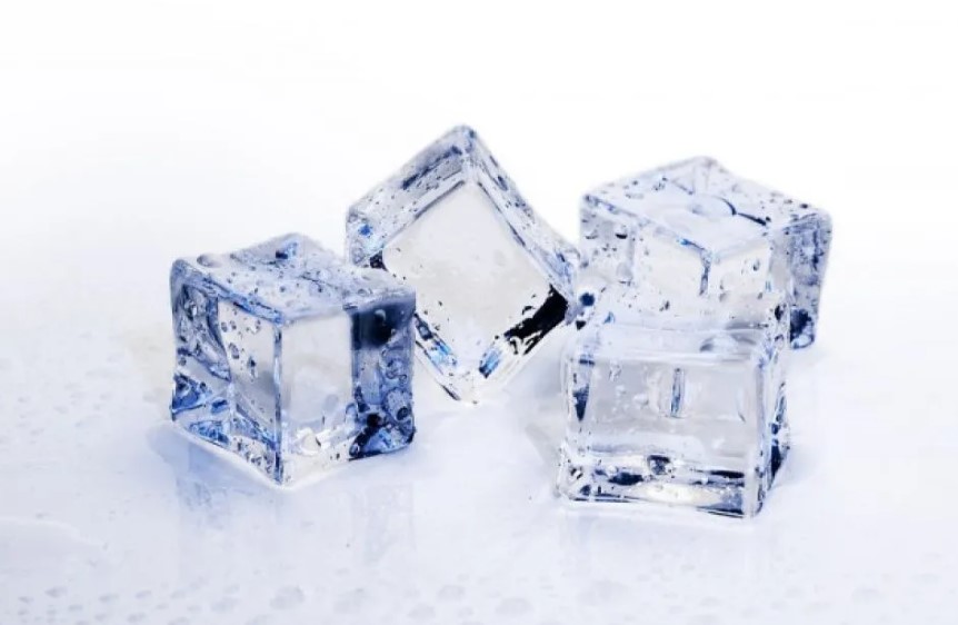 termos es batu adalah alat yang menjadi solusi sempurna bagi anda yang ingin menjaga minuman tetap dingin dalam waktu lama saat bepergian atau menikmati aktivitas di luar ruangan.