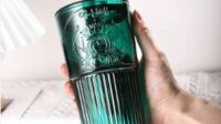 tumbler minum adalah wadah yang dirancang untuk menyimpan berbagai jenis minuman, baik panas maupun dingin.