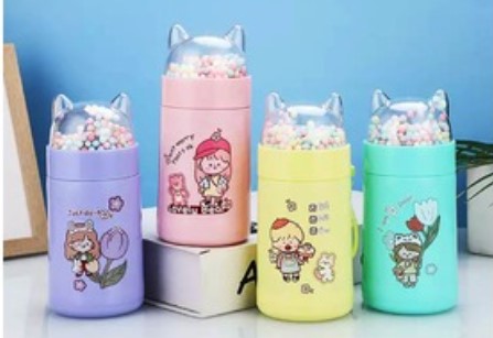 tumbler minum telah menjadi barang yang sangat populer, tidak hanya karena fungsinya yang praktis, tetapi juga karena desainnya yang menarik.
