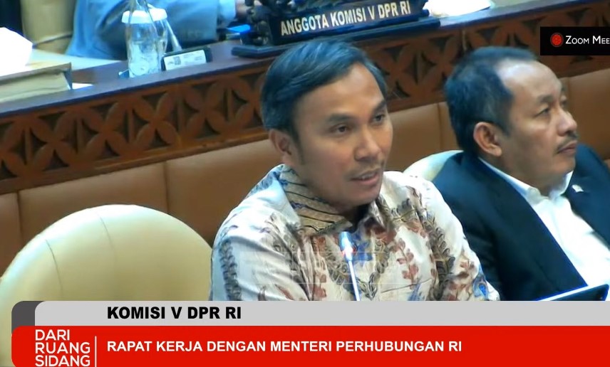 anggota dpr ri dapil jambi, edi purwanto membawa persoalan daerah jambi terkait dengan proyek pembangunan pelabuhan ujung jabung di kawasan kabupaten tanjung jabung timur, jambi.