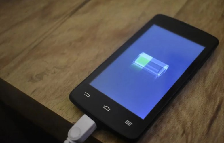 Baterai merupakan salah satu komponen paling penting dalam smartphone. Tanpa baterai yang sehat, bahkan smartphone paling canggih pun tidak dapat berfungsi secara optimal.