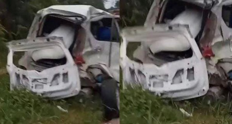 kecelakaan lalu lintas kembali terjadi di wilayah hukum polres muaro jambi. mobil city car jenis suzuki splash digasak truk tronton.