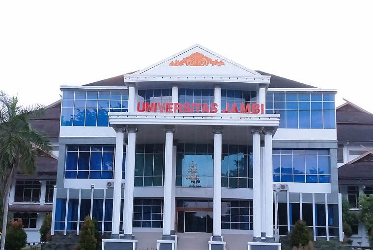 Provinsi Jambi, dengan segala potensinya, kini tak hanya menjadi pusat perekonomian di Sumatera, namun juga berkembang sebagai pusat pendidikan tinggi yang diperhitungkan.