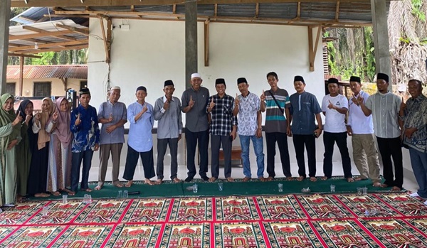 Masyarakat Sungai Bahar menyatakan sikap mendukung pasangan calon Bupati dan Wakil Bupati Muaro Jambi, Asnawi Rivai-Supratno. Masyarakat Sungai Bahar menyatakan sikap mendukung pasangan calon Bupati dan Wakil Bupati Muaro Jambi, Asnawi Rivai-Supratno.