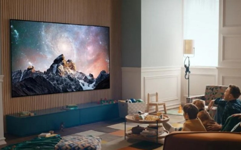 Televisi menjadi pusat hiburan di banyak rumah, baik untuk menonton acara favorit, streaming film, atau bermain game.