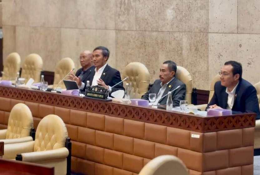 Edi Purwanto, anggota DPR RI dapil Jambi meminta Kementerian Perhubungan (Kemenhub) ambil langkah progresif dalam penurunan harga tiket pesawat.