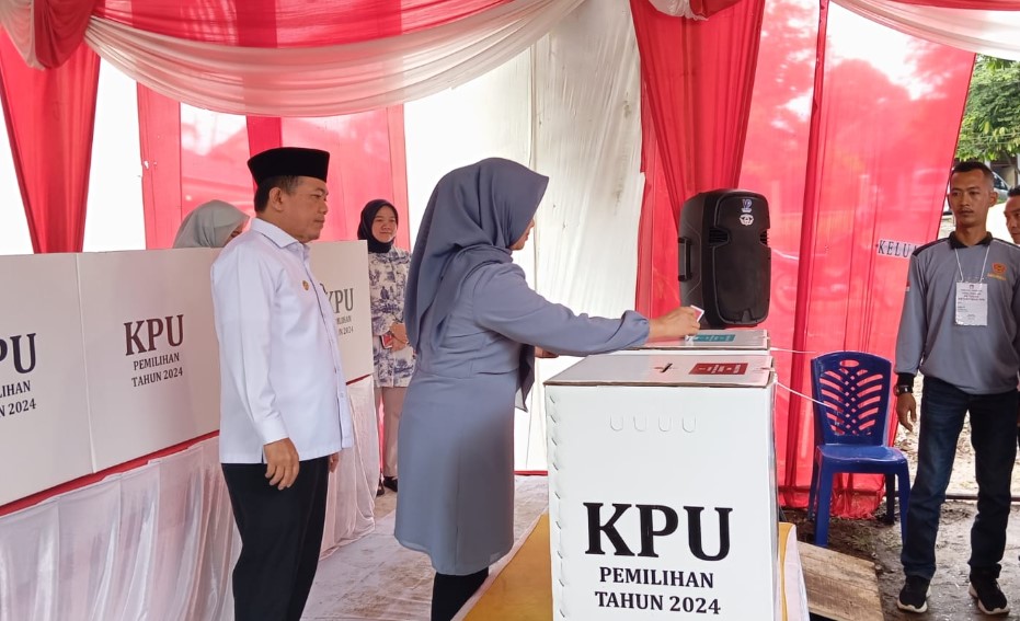 Pasangan calon nomor urut 02 Al Haris - Abdullah Sani, meraih suara terbanyak atau menang telak di sejumlah TPS di Muaro Jambi dan Kota Jambi. Pasangan calon nomor urut 02 Al Haris - Abdullah Sani, meraih suara terbanyak atau menang telak di sejumlah TPS di Muaro Jambi dan Kota Jambi.