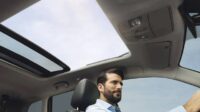 Sunroof atau atap kaca pada kendaraan telah menjadi fitur yang semakin populer dalam beberapa tahun terakhir.