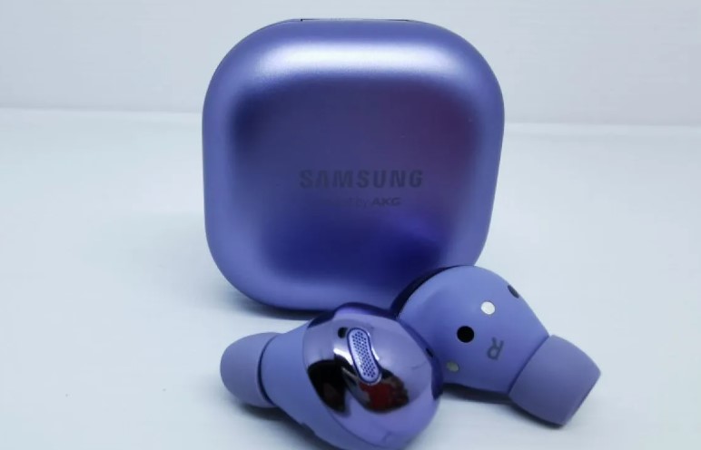Samsung, sebagai salah satu pemimpin dalam industri teknologi, tidak hanya unggul dalam produk smartphone namun juga perangkat audio nirkabel.