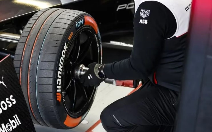 dalam dunia balap, pemilihan ban yang tepat adalah salah satu faktor kunci yang menentukan performa kendaraan. dalam dunia balap, pemilihan ban yang tepat adalah salah satu faktor kunci yang menentukan performa kendaraan.