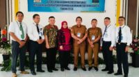 Empat calon direktur Perumda Air Minum Tirta Merangin yang mengenakan kemeja putih celana hitam.