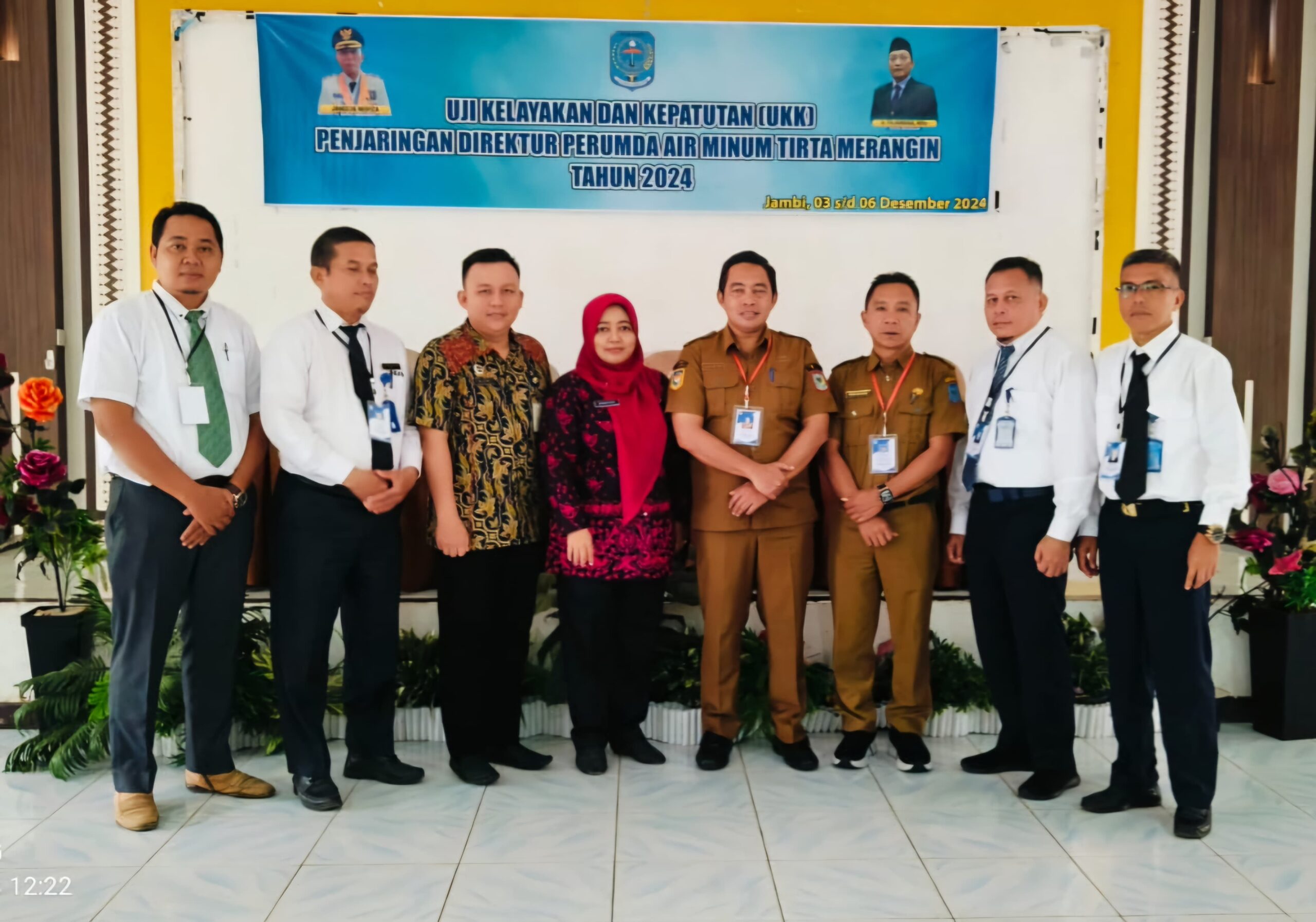 Empat calon direktur Perumda Air Minum Tirta Merangin yang mengenakan kemeja putih celana hitam. Empat calon direktur Perumda Air Minum Tirta Merangin yang mengenakan kemeja putih celana hitam.