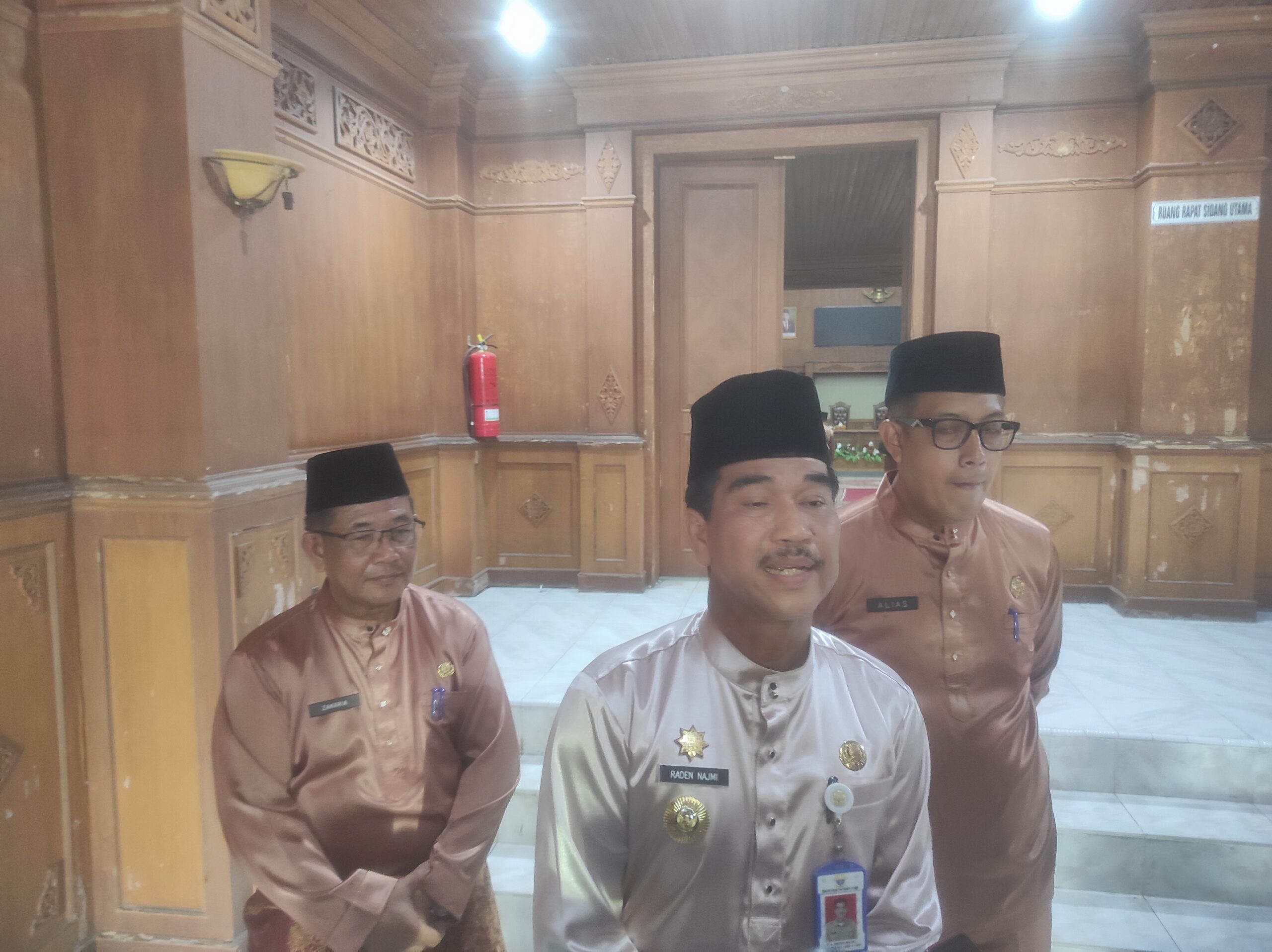 kembalikan gaji guru kembalikan gaji guru