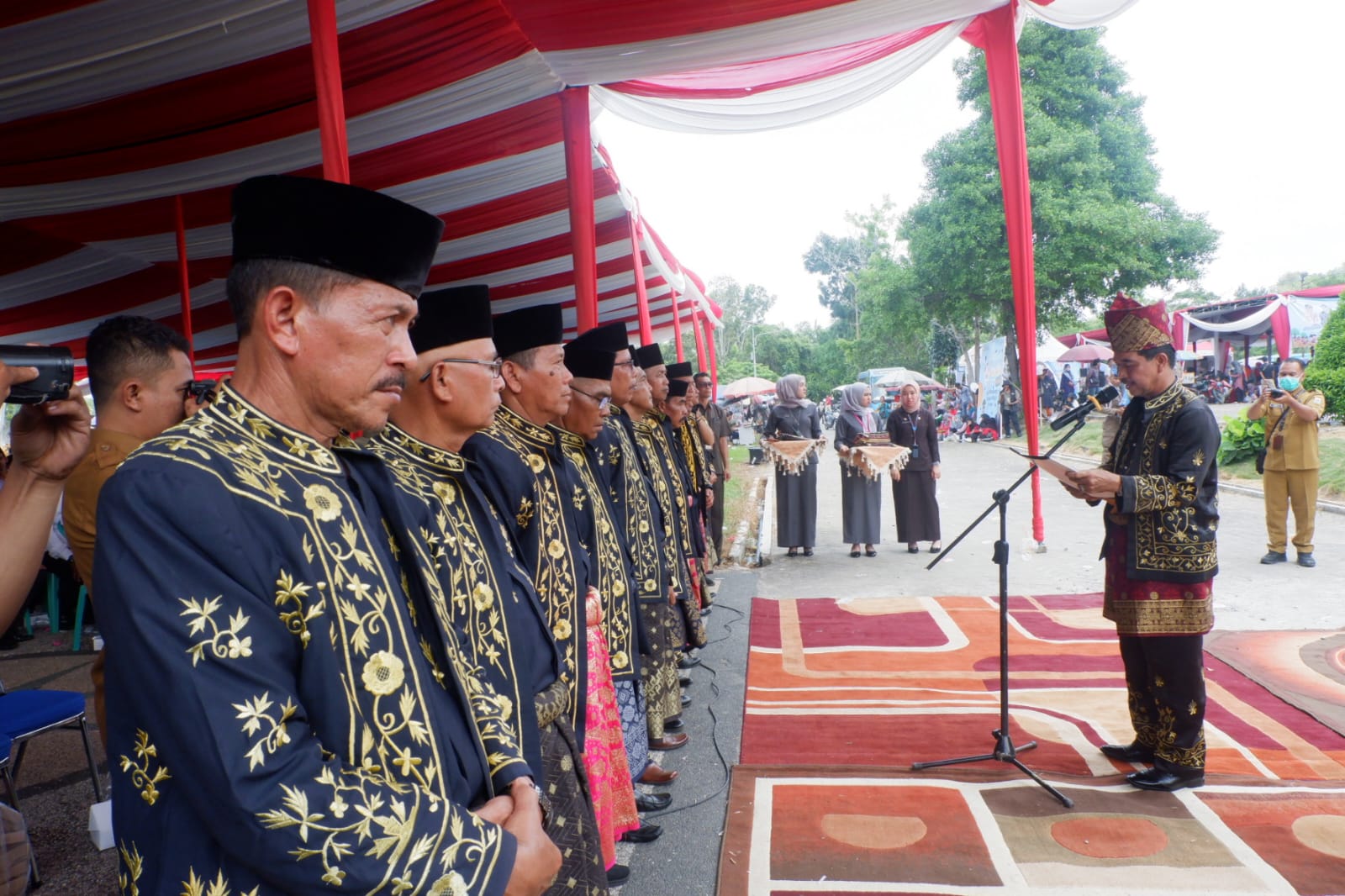 raden najmi kukuhkan kades dan bpd raden najmi kukuhkan kades dan bpd