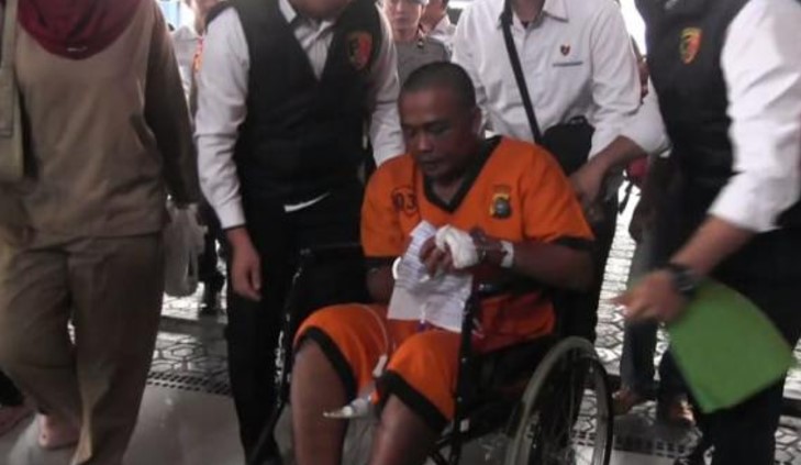 Motif pembunuhan Riki (26) yang membunuh istrinya Indah Wati (34) dan anaknya berusia 1 tahun terungkap. Motif pembunuhan Riki (26) yang membunuh istrinya Indah Wati (34) dan anaknya berusia 1 tahun terungkap.