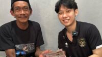Penjual es teh yang diolok-olok Gus Miftah, Sunhaji, mendapat rezeki nomplok dari sejumlah pihak, termasuk dari Kreator Konten Willie Salim.