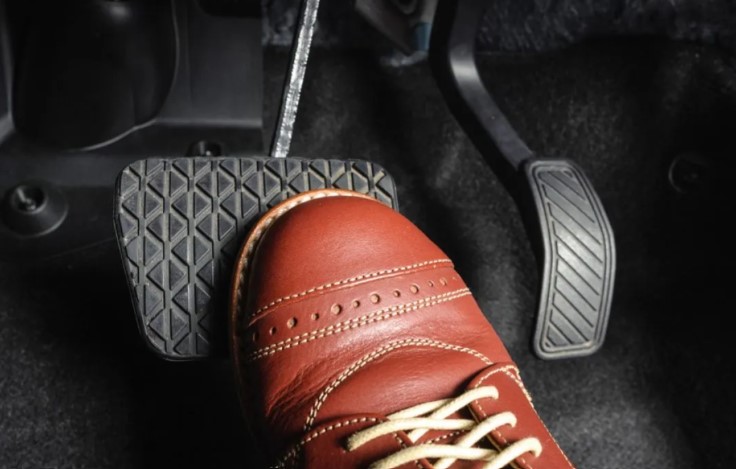 Rem blong adalah salah satu situasi darurat yang paling menakutkan saat mengemudi. Rem blong adalah salah satu situasi darurat yang paling menakutkan saat mengemudi.