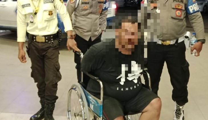 Aipda Nikson Pangaribuan (N), oknum polisi yang membunuh ibu kandungnya menggunakan tabung gas 3 kg di Cileungsi Aipda Nikson Pangaribuan (N), oknum polisi yang membunuh ibu kandungnya menggunakan tabung gas 3 kg di Cileungsi