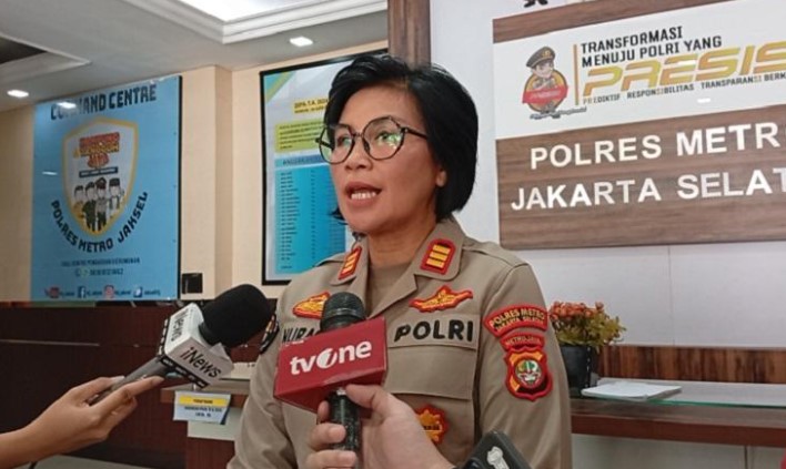Remaja berinisial MAS (14) yang membunuh ayahnya APW (40) dan neneknya RM (69) hingga tewas di Lebak Bulus, Jakarta Selatan dititipkan di Lembaga Penempatan Anak Sementara (LPAS). Remaja berinisial MAS (14) yang membunuh ayahnya APW (40) dan neneknya RM (69) hingga tewas di Lebak Bulus, Jakarta Selatan dititipkan di Lembaga Penempatan Anak Sementara (LPAS).