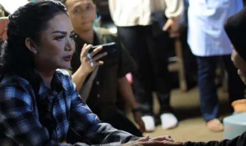 Pasangan calon Wali Kota dan Wakil Wali Kota Batu nomor urut 3, Kris Dayanti dan Kresna Dewanata Phrosakh, mengalami kekalahan signifikan dalam Pilkada Kota Batu 2024.