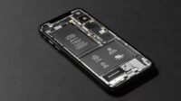 Handphone (HP) telah menjadi bagian penting dalam kehidupan sehari-hari, memudahkan kita berkomunikasi, bekerja, dan mengakses informasi.