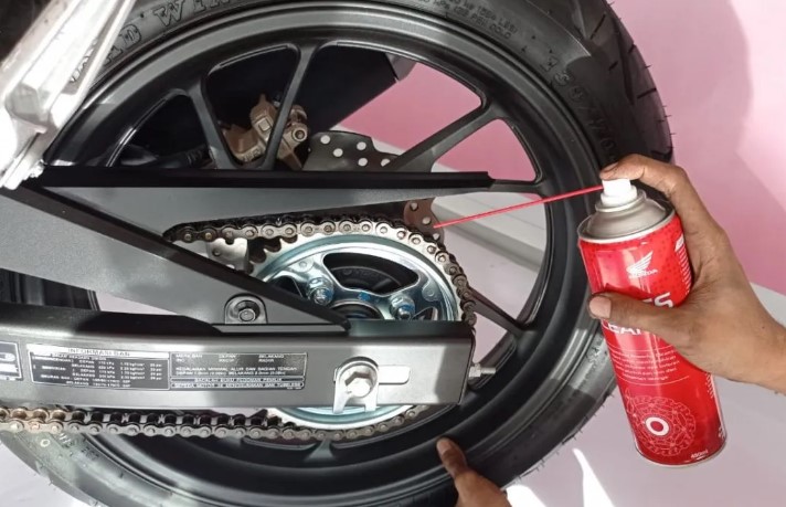 Memilih gir motor yang tepat adalah hal penting untuk menunjang performa dan kenyamanan berkendara.