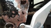 Karat adalah masalah umum yang sering dihadapi pemilik motor, terutama bagi mereka yang tinggal di daerah dengan iklim lembap atau sering terkena hujan.