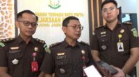 Penyidik Kejaksaan Negeri (Kejari) Tanjung Jabung Barat menetapkan mantan Direktur Utama PT Produk Sawitindo Jambi (PSJ) sebagai tersangka.
