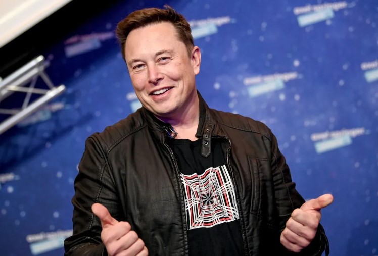 Elon Musk, seorang visioner dan pengusaha teknologi, dikenal sebagai pendiri, CEO, atau pemimpin dari berbagai perusahaan yang menciptakan produk revolusioner.