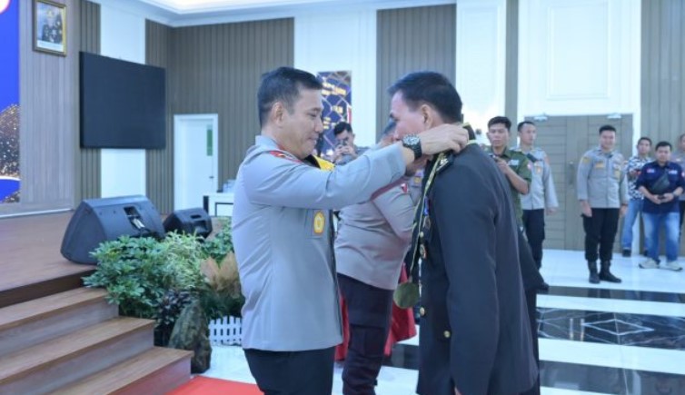 Polda Jambi menggelar acara Wisuda Purna Bhakti untuk personel yang telah memasuki masa pensiun
