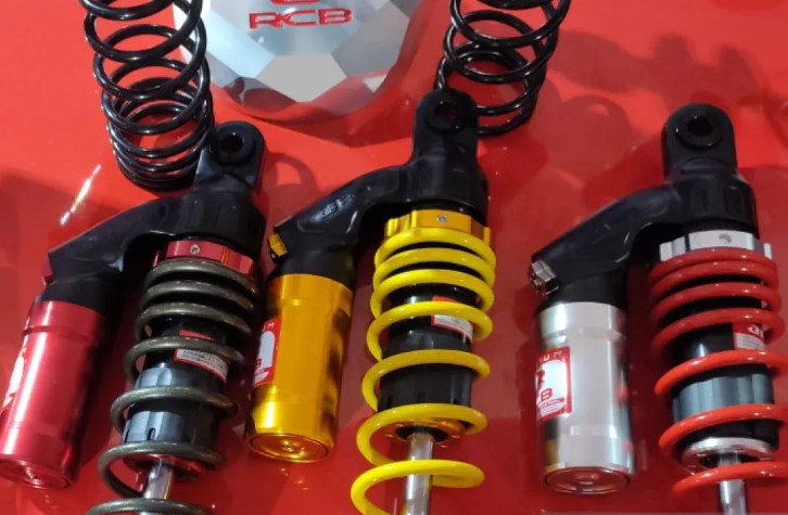 Di Indonesia, dunia modifikasi motor menjadi salah satu hobi yang sangat populer, terutama di kalangan anak muda. Di Indonesia, dunia modifikasi motor menjadi salah satu hobi yang sangat populer, terutama di kalangan anak muda.