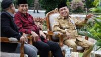 Gubenur Jambi, Al Haris mengajak para calon walikota dan bupati serta masyarakat Jambi untuk menyatu Kembali.