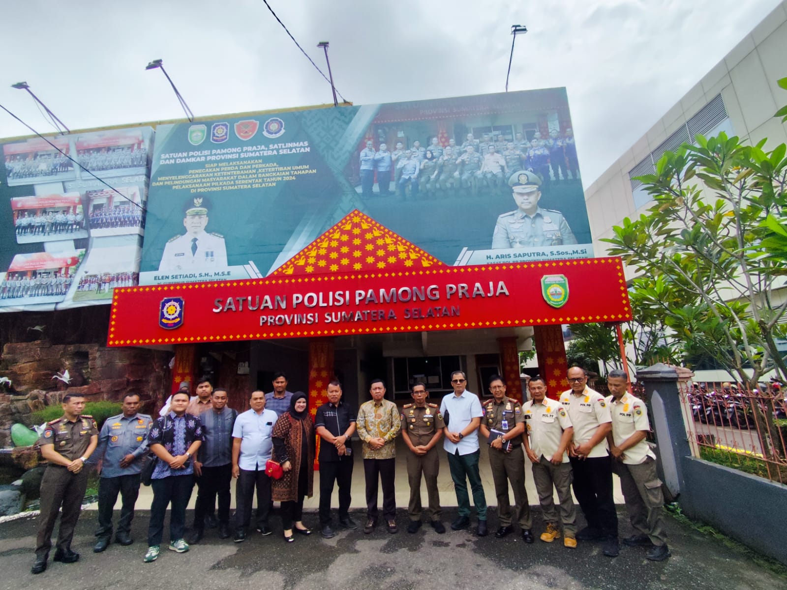 Komisi I DPRD Jambi bersama Satpol PP dan Damkar Provinsi Jambi melakukan Studi Banding ke Satpol PP Sumatera Selatan, Selasa (14/1/2025).