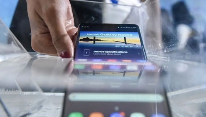 Smartphone adalah salah satu perangkat elektronik yang sangat rentan terhadap air. Jika tidak segera ditangani, kerusakan akibat air bisa menjadi serius.
