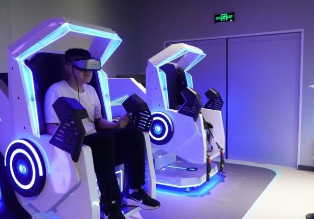 Augmented Reality (AR), atau Realitas Tertambah, merupakan teknologi yang semakin populer dan mengubah cara kita berinteraksi dengan dunia.