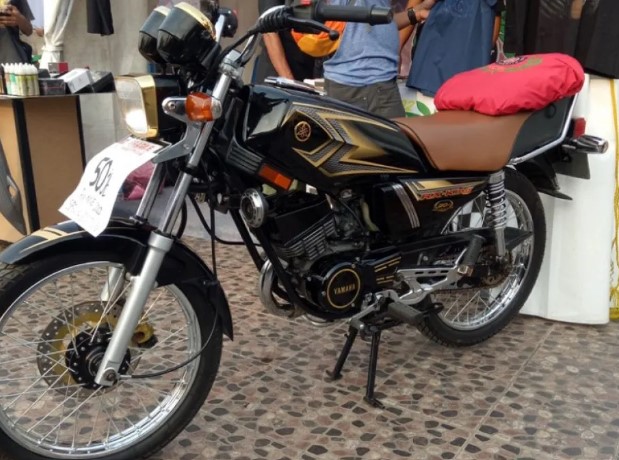 Yamaha RX-King, sebuah nama yang menggema di dunia otomotif Indonesia, khususnya bagi para pecinta motor 2-tak. Yamaha RX-King, sebuah nama yang menggema di dunia otomotif Indonesia, khususnya bagi para pecinta motor 2-tak.