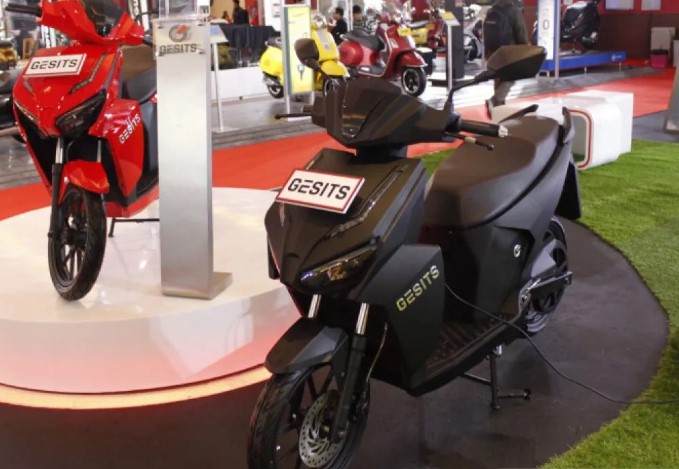 Kendaraan listrik digadang-gadang sebagai solusi transportasi masa depan yang ramah lingkungan. Kendaraan listrik digadang-gadang sebagai solusi transportasi masa depan yang ramah lingkungan.