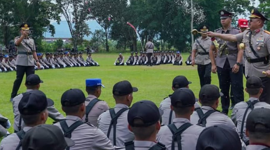 Kepala Lembaga Pendidikan dan Pelatihan (Kalemdiklat) Polri Komjen Pol Prof. Dr. Chryshnanda Dwilaksana, M.Si membuka secara langsung pendidikan pembentukan Bintara Kompetensi Khusus (Bakomsus) tahun 2025.
