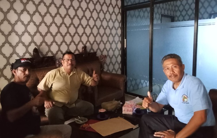 Guna meningkatkan Pendapatan Asli Desa (PADes), Badan Usaha Milik Desa (BUMDes) Gelam Manunggal mengajak para perusahaan untuk melakukan kerja sama.