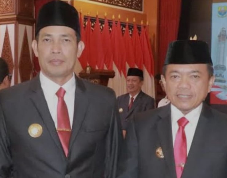 Gubernur Al Haris diminta untuk segera mengganti dr Fery Kusnadi dari jabatannya sebagai Kepala Dinas Kesehatan (Kadinkes) Provinsi Jambi.