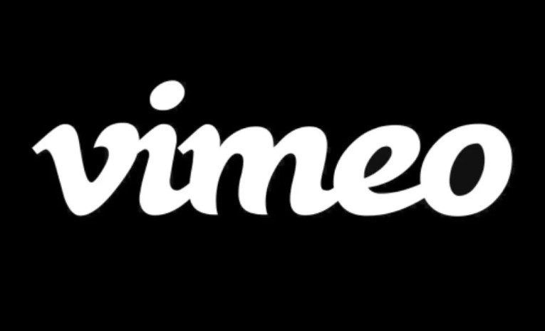 YouTube adalah platform video terbesar di dunia yang memungkinkan pengguna menonton, mengunggah, dan berbagi video secara global.