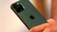Dalam industri teknologi, istilah "flagship" sering kali digunakan untuk menggambarkan produk unggulan dari sebuah perusahaan, biasanya di sektor smartphone, televisi, atau perangkat elektronik lainnya.