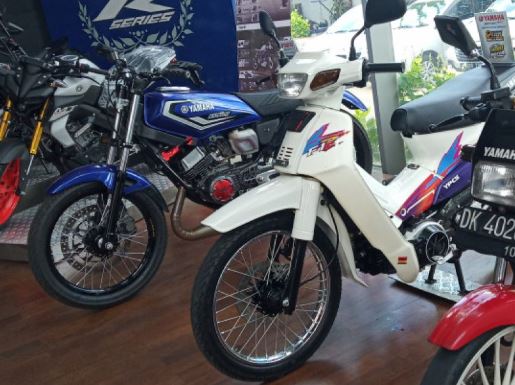 Motor 2-tak memiliki daya tarik tersendiri di kalangan pecinta otomotif, terutama karena tenaganya yang responsif dan suara knalpot yang khas.