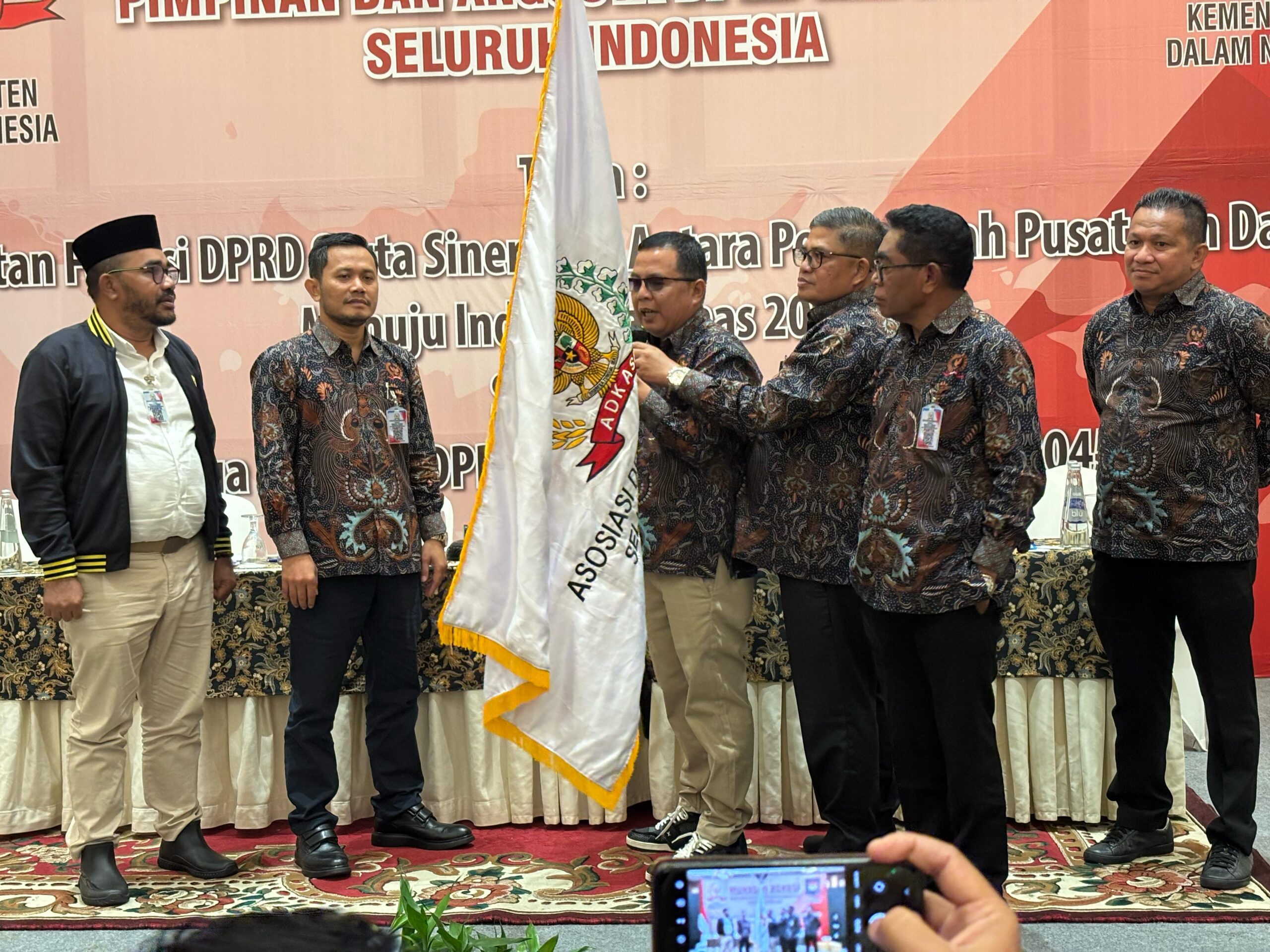 Wakil Ketua DPRD Merangin Herman Efendi hadiri Musyawarah Nasional (Munas) VI Adkasi yang berlangsung di Hotel Borobudur Jakarta Pusat. Rabu (26/2/2025) 