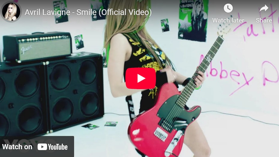 lagu smile avril lavigne.