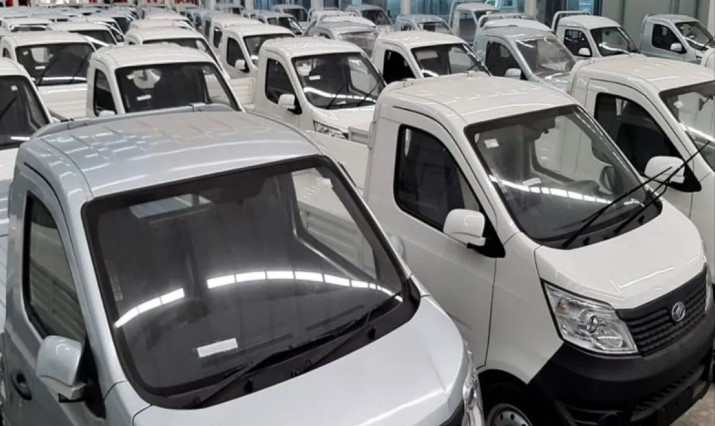 Esemka adalah merek mobil produksi Indonesia yang telah mendapatkan perhatian publik dan media sejak pertama kali diperkenalkan.