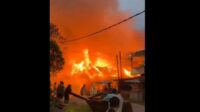 Sebanyak 5 unit rumah di kawasan permukiman padat penduduk di Kelurahan Tungkal Harapan, Tungkal Ilir, Kabupaten Tanjung Jabung Barat.