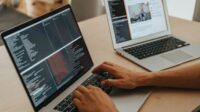 Memilih laptop yang tepat untuk kebutuhan kerja bisa menjadi tugas yang menantang, terutama dengan begitu banyaknya pilihan yang tersedia di pasar.