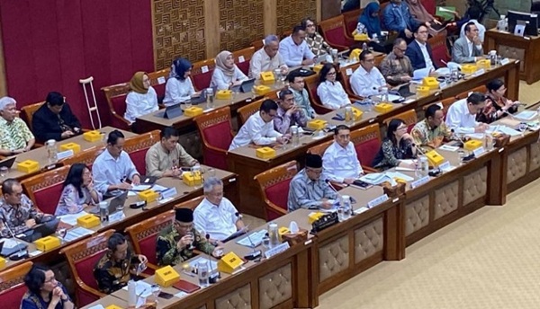 Menteri Pendidikan Tinggi, Sains dan Teknologi (Mendikti Saintek), Satryo Soemantri Brodjonegoro menyebut bahwa, alokasi anggaran untuk Bantuan Operasional Perguruan Tinggi Nasional (BPOTN) dipangkas imbas efisiensi anggaran.